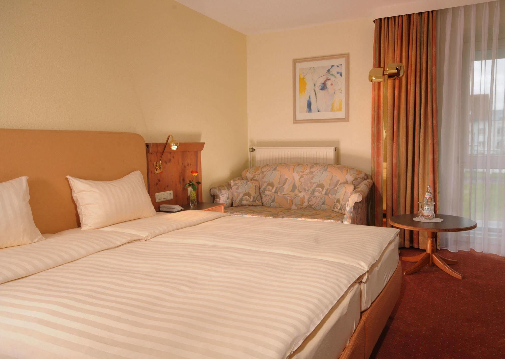 Parkhotel Weingarten Вайнгартен Екстериор снимка